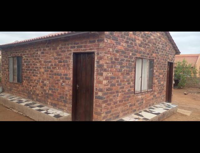 2 BEDROOM HOUSE FOR SALE IN SOSHANGUVE SOUTH